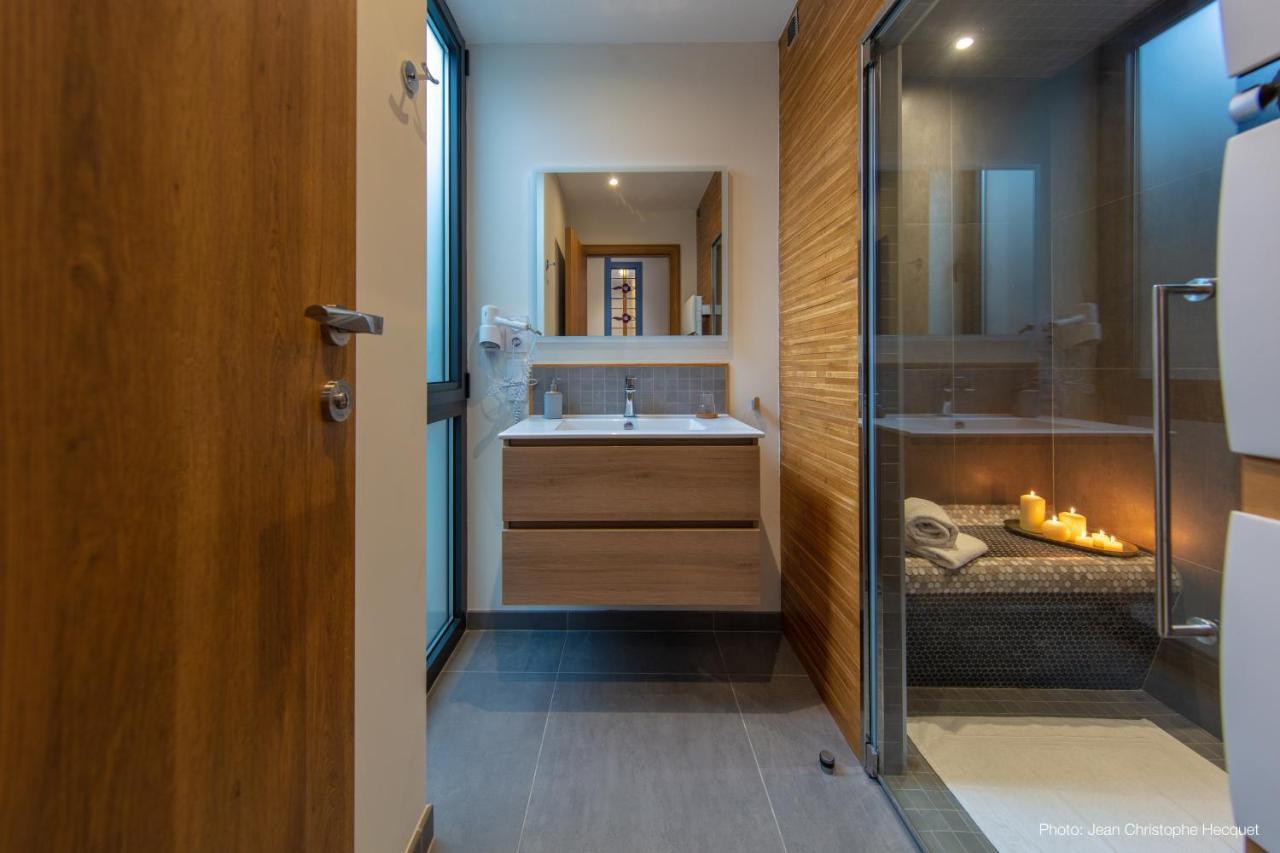 Les Patios Bed & Breakfast ล็องส์ ภายนอก รูปภาพ