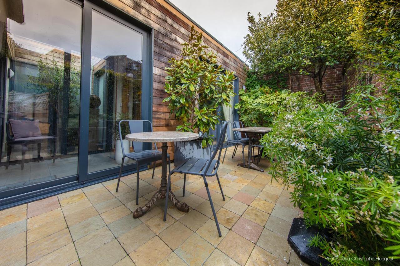 Les Patios Bed & Breakfast ล็องส์ ภายนอก รูปภาพ