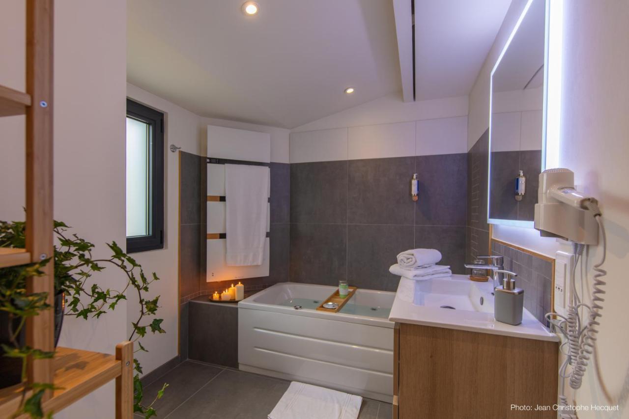 Les Patios Bed & Breakfast ล็องส์ ภายนอก รูปภาพ