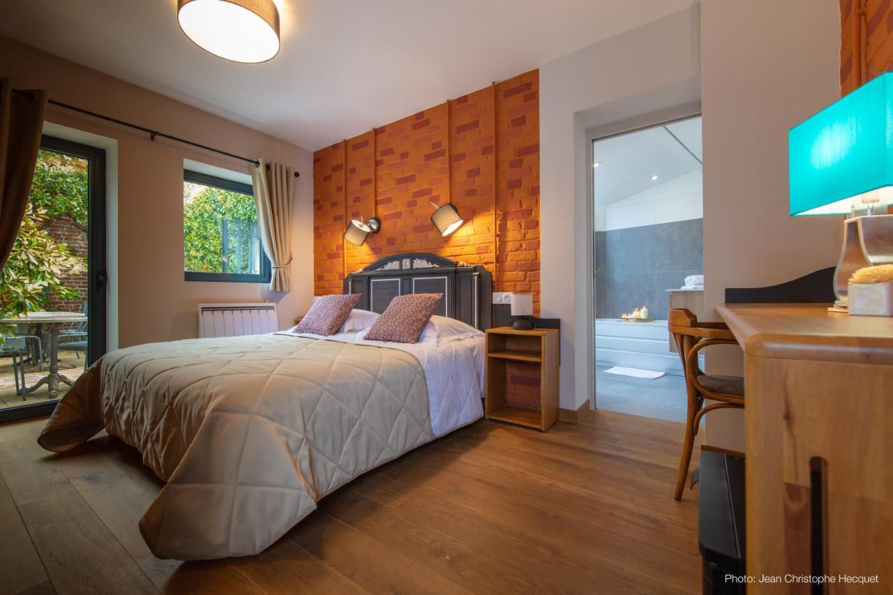 Les Patios Bed & Breakfast ล็องส์ ภายนอก รูปภาพ