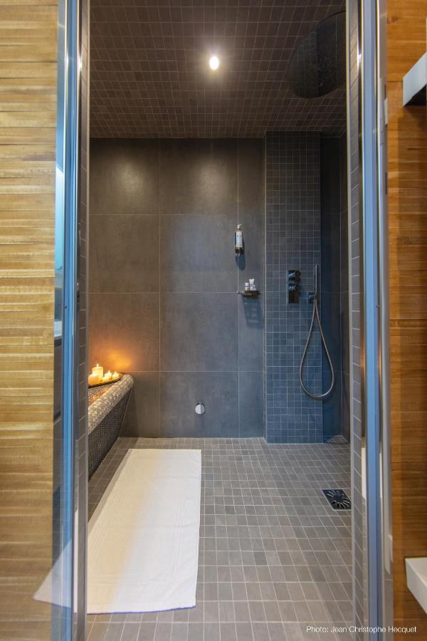 Les Patios Bed & Breakfast ล็องส์ ภายนอก รูปภาพ