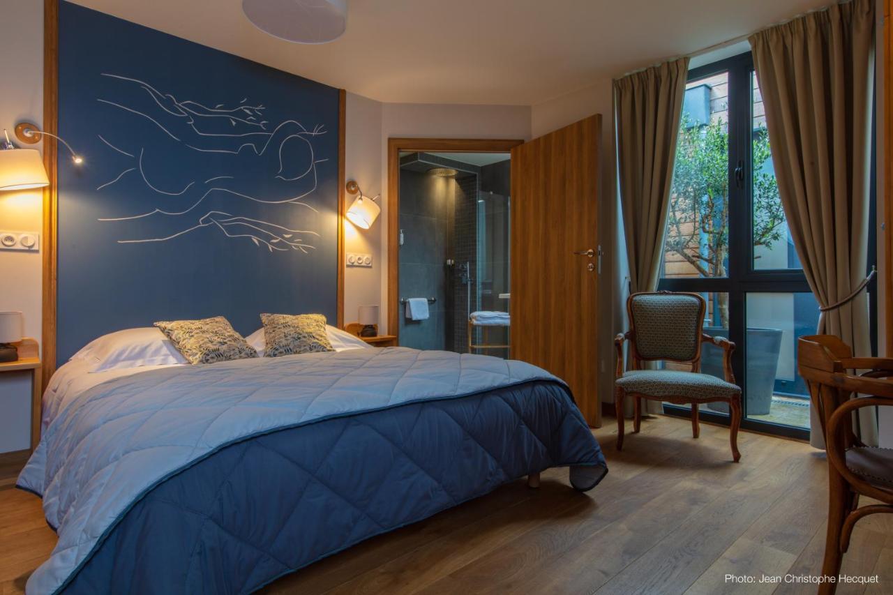 Les Patios Bed & Breakfast ล็องส์ ภายนอก รูปภาพ