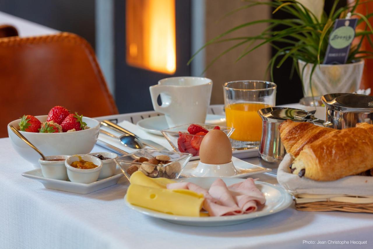 Les Patios Bed & Breakfast ล็องส์ ภายนอก รูปภาพ